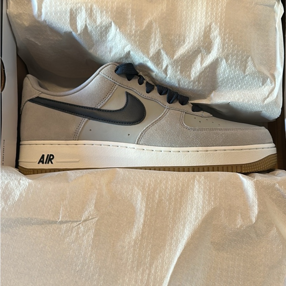Nike Air Force 1 '07 LV8 Gray and Navy Sneakers - 11.5
